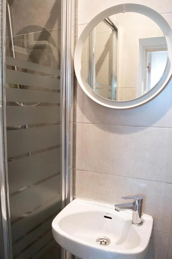 Estudio Cerca De Anton Martin 4Pax Apartment Madrid Bagian luar foto